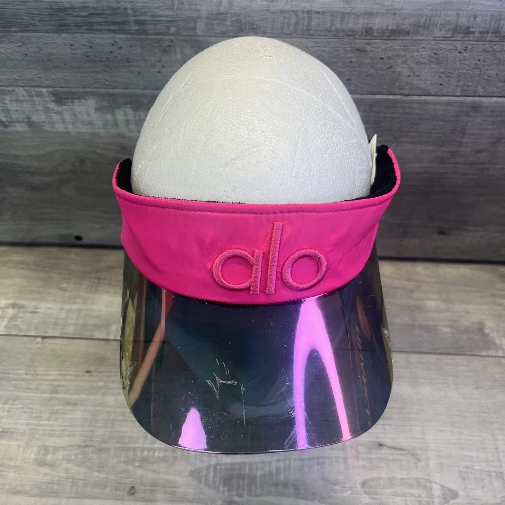 Alo Airlift Solar Visor Hot Pink With A Reflective Holographic Brim New